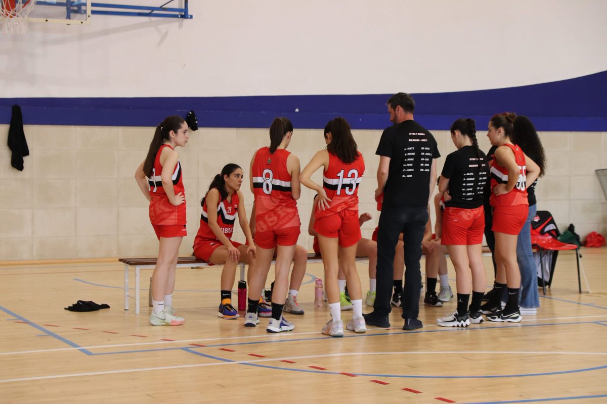BSKBasauriSaski's tweet photo. ⛹️‍♀️Junior Especial  Femenina.

“A” KOPAKO FINALA.

@BSKBasauriSaski 7️⃣7️⃣
🆚
@Urdanetabasket 7️⃣2️⃣

TXAPELDUNAK 🏀🏀🏀!!!

Bar Alfaro emandako baloia.

Gora BSK 🏀 ❤️🖤 ⛹️‍♀️ ⛹️‍♂️ 
#orgullobsk 
#orgullobasauri 
#saskibaloia
#baloncestofemenino 
#baloncestobizkaia https://t.co/48YfUpCXzL