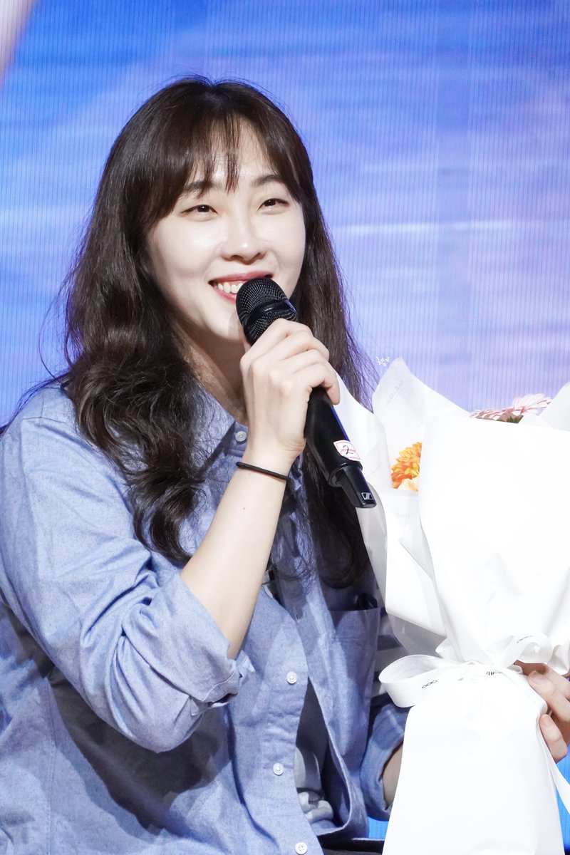 __chaem's tweet image. 생일축하해 나의 여름🌿

#황민경