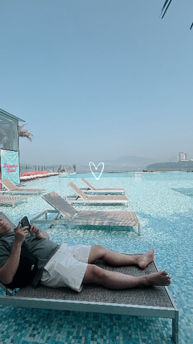 atika pragita tweet media