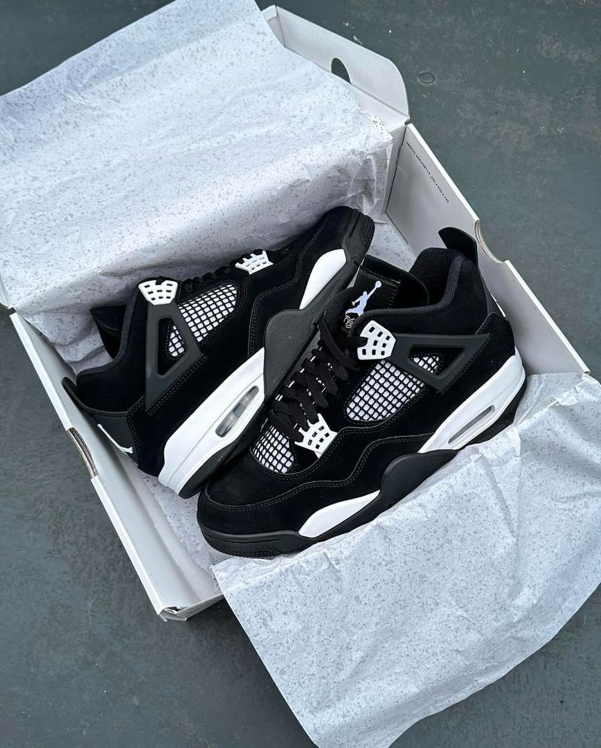 Sneakers 
Sizes: 40 to 45 
Price: 155k 
0702578351