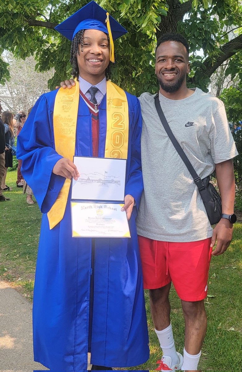 HS Mission Complete on and off the Court! Congrats <a href="/BourrageDivine/">Divine Bourrage</a> 🎓