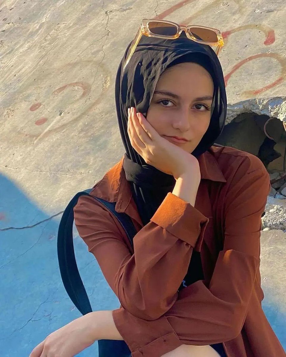 My account is dying ;((

If you see the tweet, follow me and comment with 🍉, 🇵🇸 or even if DoT. (•)

Let me see all the Pro-Palestinian here👇🏻