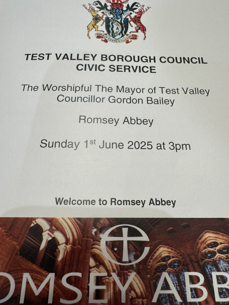 Lovely to be with so many <a href="/TestValleyBC/">Test Valley BC</a> friends at Cllr Gordon Bailey's civic service