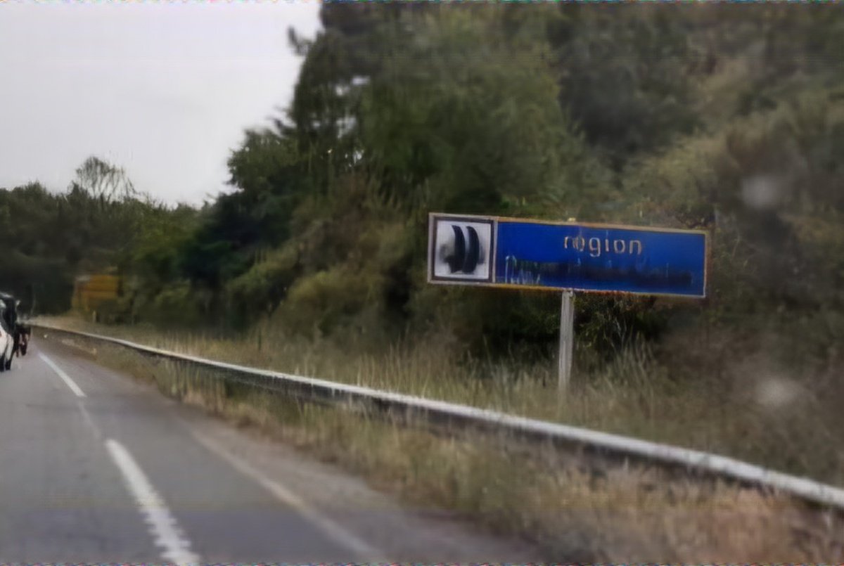 Ce panneau avait été placé là par erreur il y a quelques semaines à l'entrée du 44. Je constate avec soulagement que l'erreur est rectifiée 👍
<a href="/C_MORANCAIS/">Christelle MORANÇAIS</a>, révisez votre géographie, la Loire-Atlantique, c'est la Bretagne ! #44bzh