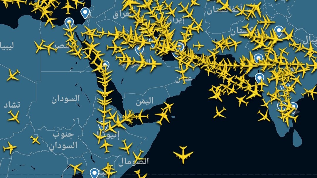 بحمدالله وفضله شركات الطيران تتجاوب سريعًا مع تهديدات رئيس الجمهورية اليمنية مهدي المشاط وتبعد طائراتها عن الأجواء المدنية، حيث أكد الرئيس المشاط أن الدفاعات الجوية اليمنية أضحت بفضل الله قادرة على التعامل مع طائرات إف 35 إلا أنها تحتمي بالطائرات المدنية.