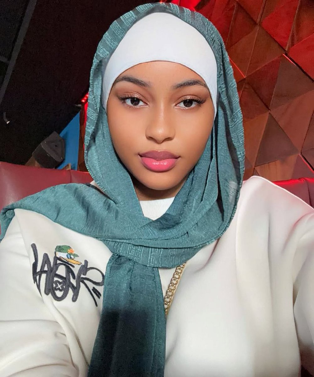 Happy New Month 💚 
June be good ✨️