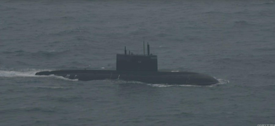 BREAKING: TWO RUSSIAN SUBMARINES ENTER BLACK SEA — KALIBR MISSILES LOCKED AND LOADED 🚨

🇷🇺⚓️ Russian Navy has deployed two advanced submarines into the Black Sea —
Each capable of carrying up to 12 Kalibr cruise missiles.
🗣️ Kremlin insiders: “This is a pre-positioning for