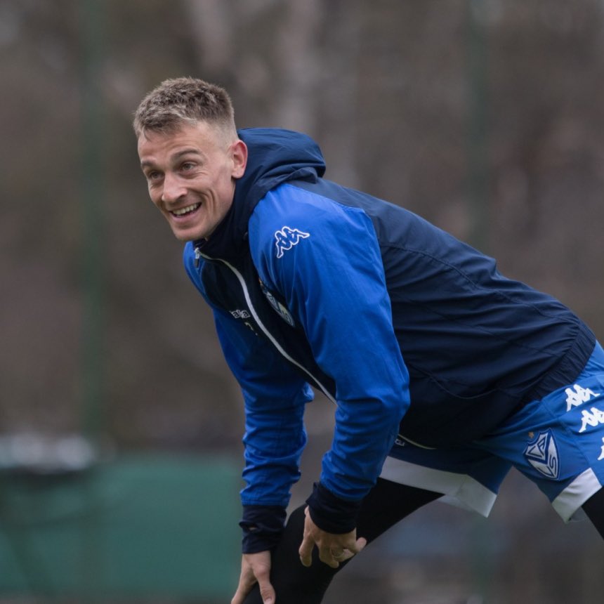 Out Of Context Vélez tweet media
