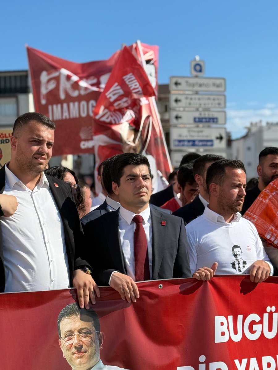 niyazisenchp's tweet photo. Millet İradesine Sahip Çıkıyor Antalya Mitingimiz öncesinde Gençlik Kollarımızın ve Akdeniz Üniversitesi Öğrencilerinin oluşturduğu korteje katıldık ve hep birlikte miting alanına yürüdük. https://t.co/W0tkzoENUQ