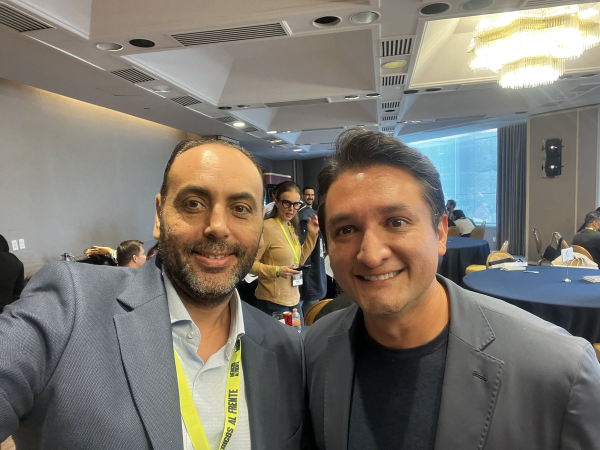 Este fin de semana muy contento de participar en Médicos al frente! Un excelente grupo de médicos dedicados a informar con evidencia médica científica en la era digital! Un honor Dr. Mau y Team!! <a href="/DrMauricioGon/">Mauricio Gonzalez MD.</a> <a href="/drluisvirgen/">Luis Virgen MD, Ph D, FSCAI</a>