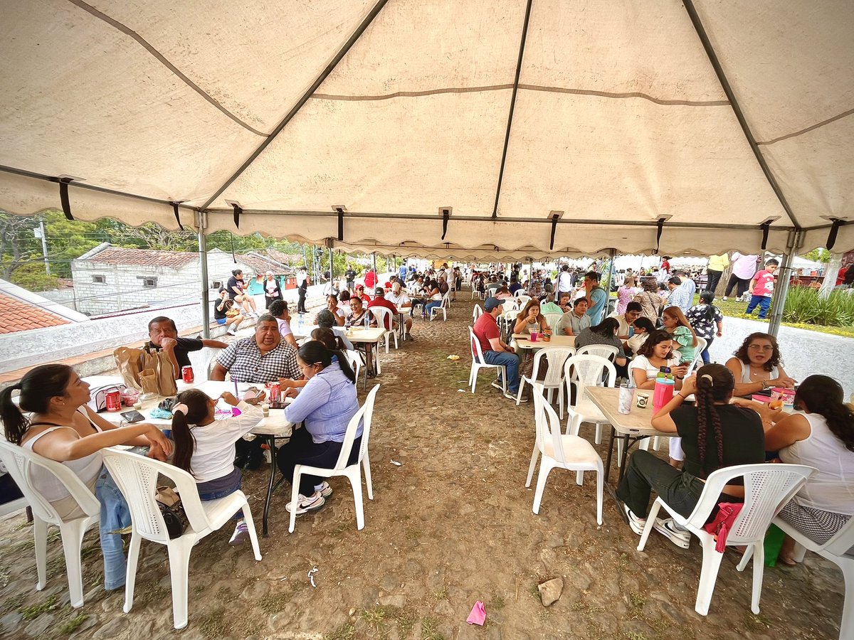 ¡Sabor y tradición! Así se vive el 5to.  Festival del Pepián en San Juan del Obispo Antigua Guatemala. 

#AntiguaGuatemala #Guatemala