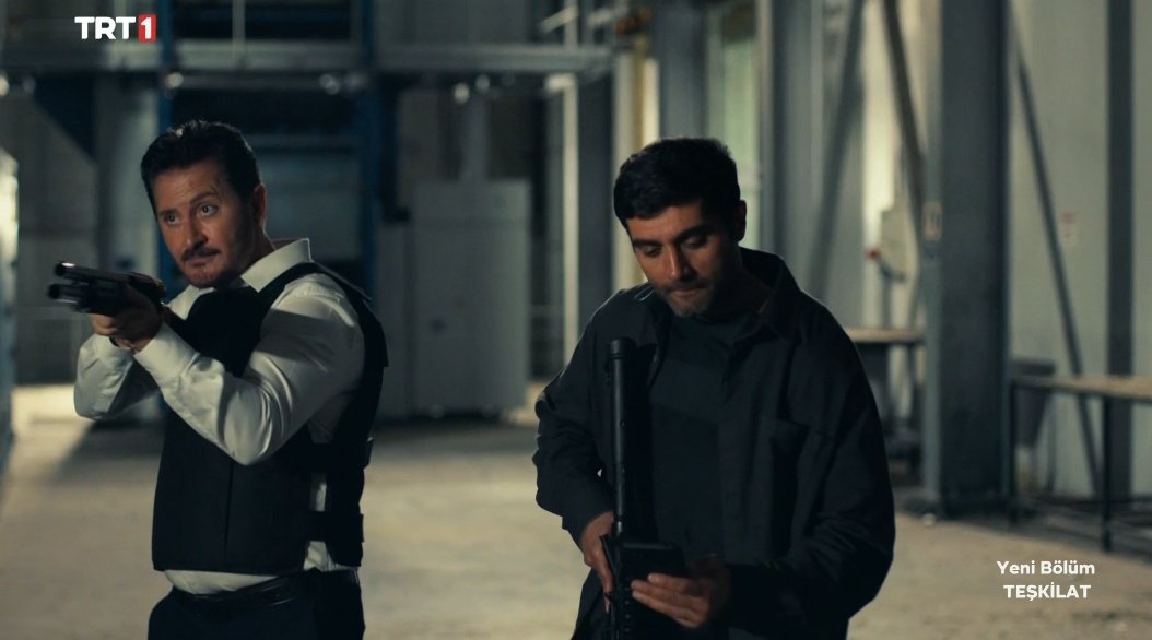 eğer bugün neslihan yaşıyor olsaydı hem üçlü operasyonu yönetiyor olacaktı hem de yıllardır beklediği babasına kavuşacaktı...her şey yarım kaldı..😭

#teşkilat