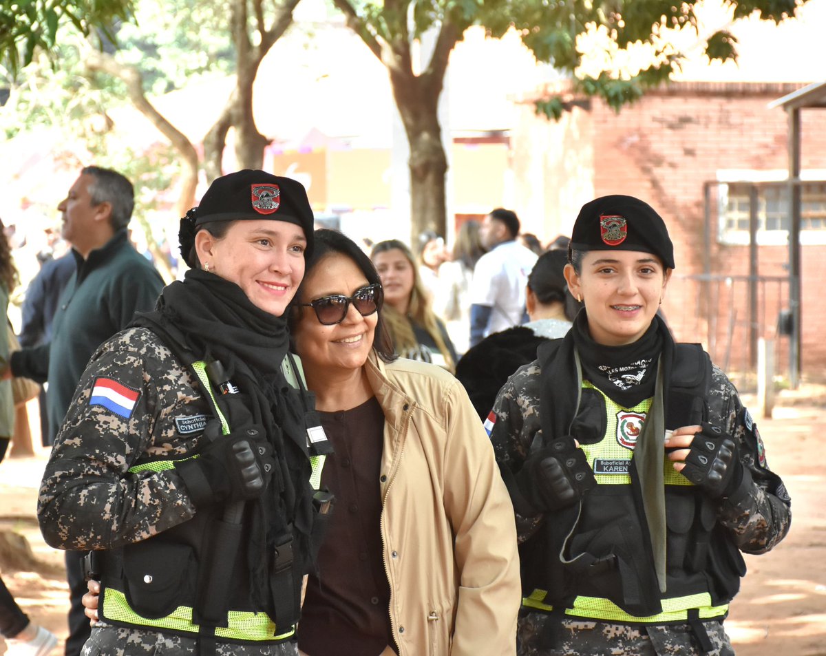 ViceParaguay's tweet photo. !Ñande mba'e teete!
¡Felicitaciones al Grupo Lince por su sabroso aporte en la Comilona de Teletón! No solo cuidan la seguridad de todos con compromiso,  también demuestran su gran corazón al preparar un delicioso asado a la olla con arroz kesu, que deleitó a muchos. Su solidaridad y espíritu de equipo son un ejemplo para todos.