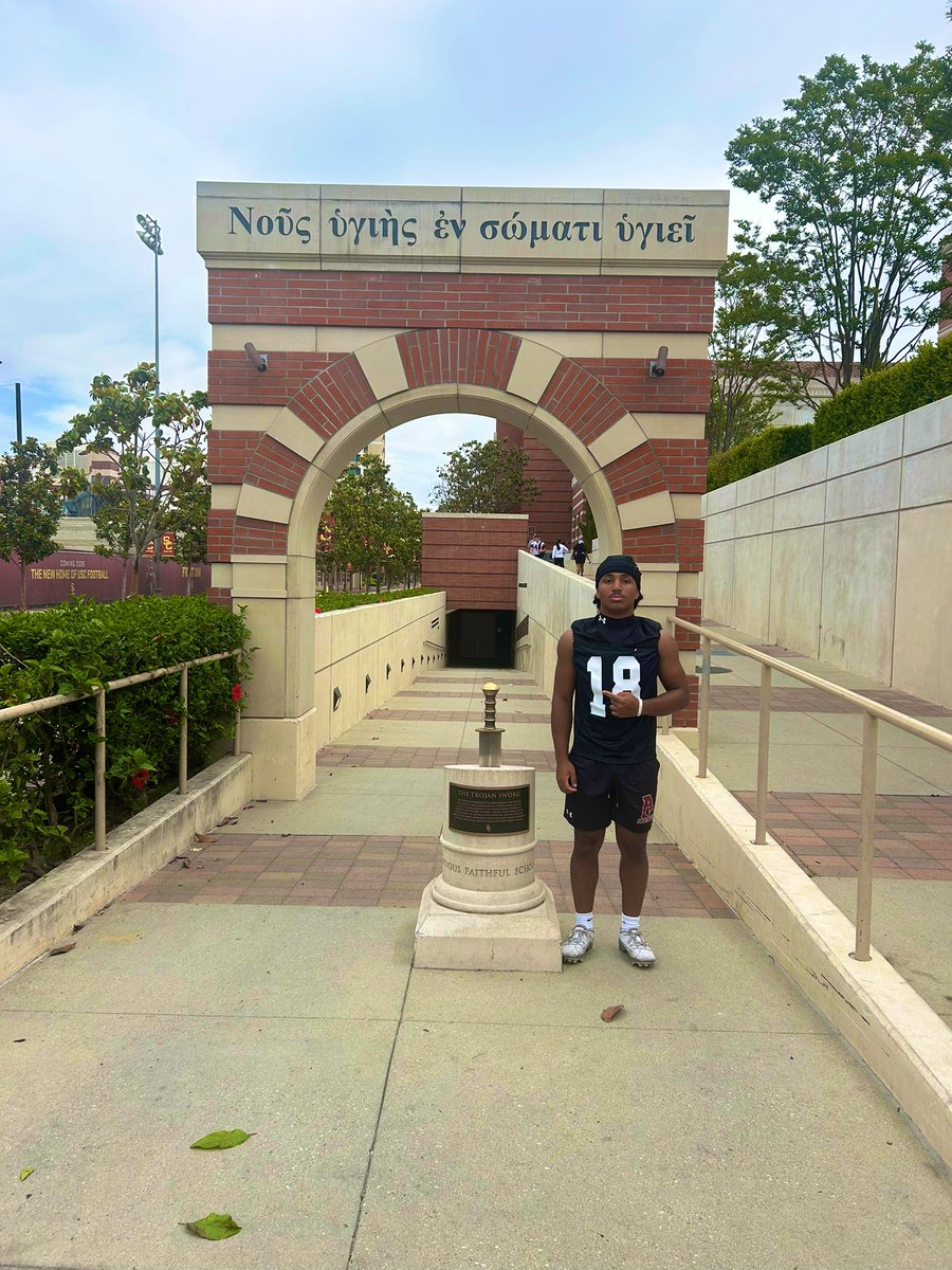_justmax_1's tweet photo. Had a great day today at the USC Football camp @AyalaFootball @coachTBH @AnthonyJonesFB https://t.co/Hc0sHTZDsk