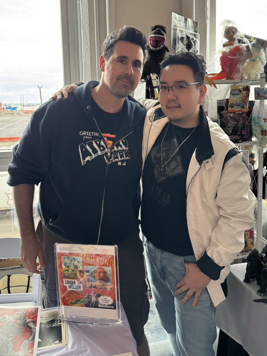 A huge congratulations &amp; thank you to my friend <a href="/ROBO7art/">ROBO7</a> for yet another great convention and for having me back. We wouldn't have any of this without you so, from all of us, thank you for creating this space for NYC kaiju fans. Hope I'll be there for Kaiju Brooklyn 4! <a href="/KaijuBK/">KaijuBrooklyn</a>