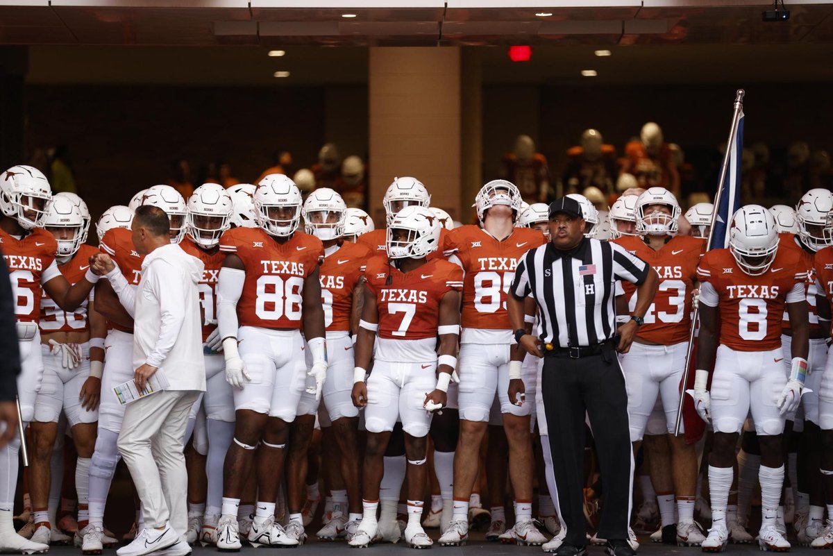 James Foster III (@2wayfoster) on Twitter photo Honored to be offered by the University of Texas!!!!!
#HOOKEM ๐ค
<a href="/Mark_Orphey/">CoachO</a>
<a href="/TheCoachPaul7/">Leon Paul III</a>
<a href="/TexasFootball/">Texas Football</a> Honored to be offered by the University of Texas!!!!!
#HOOKEM ๐ค
<a href="/Mark_Orphey/">CoachO</a>
<a href="/TheCoachPaul7/">Leon Paul III</a>
<a href="/TexasFootball/">Texas Football</a>