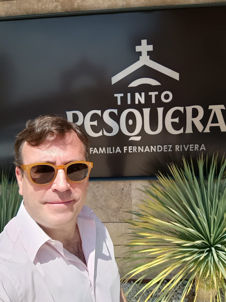 joaquinbuch's tweet photo. El día V
# El_dia_V
@Dip_Va 
#FamiliaMartinezRivera
#TempusVegaSicilia
@Bodegas_Protos 
#PagodeCarraovejas
#EmilioMoro
@grupocriteria 
Multievento organizado por Grupo Criteria en la Milla de Oro del Vino. Agradecer su confianza para colaborar en "El Evento del Año"! https://t.co/fR9HXvSsTw