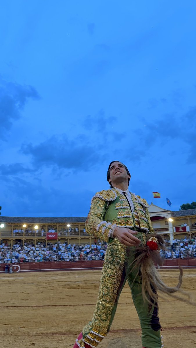 Currino's tweet image. Le diré a mis hijos que yo vi a Juan Ortega en Aranjuez.