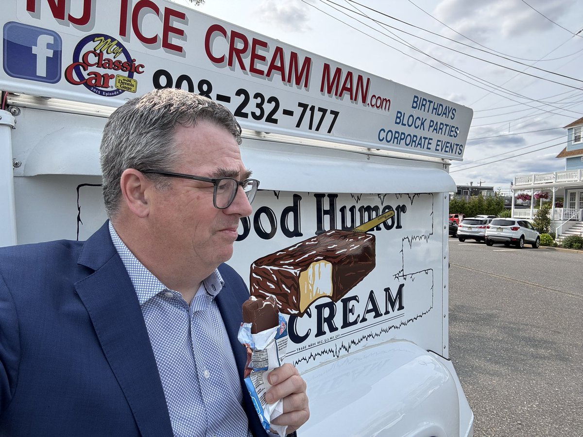 RogerClark41's tweet image. Nice surprise at Selena and Ken’s Wedding on #LBI #Jersey