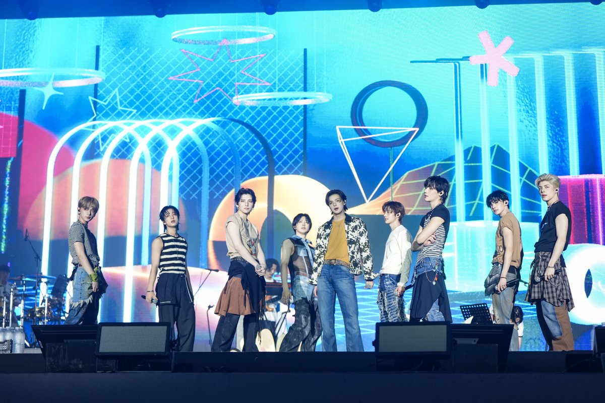 ORICON NEWS(オリコンニュース) (@oricon) on Twitter photo 韓国音楽フェス『Weverse Con Festival』🎵
&TEAMが野外公演のヘッドライナーとして登場✨
アンコール沸く熱狂ステージに🔥
🔻ライブレポ&ソロカット多数
oricon.co.jp/news/2388081/?…
#andTEAM #エンティーム <a href="/andTEAMofficial/">&TEAM OFFICIAL</a> 韓国音楽フェス『Weverse Con Festival』🎵
&TEAMが野外公演のヘッドライナーとして登場✨
アンコール沸く熱狂ステージに🔥
🔻ライブレポ&ソロカット多数
oricon.co.jp/news/2388081/?…
#andTEAM #エンティーム <a href="/andTEAMofficial/">&TEAM OFFICIAL</a>