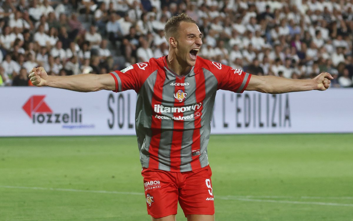 A emoção. Aproveita, Manuel De Luca! 🦸‍♂️