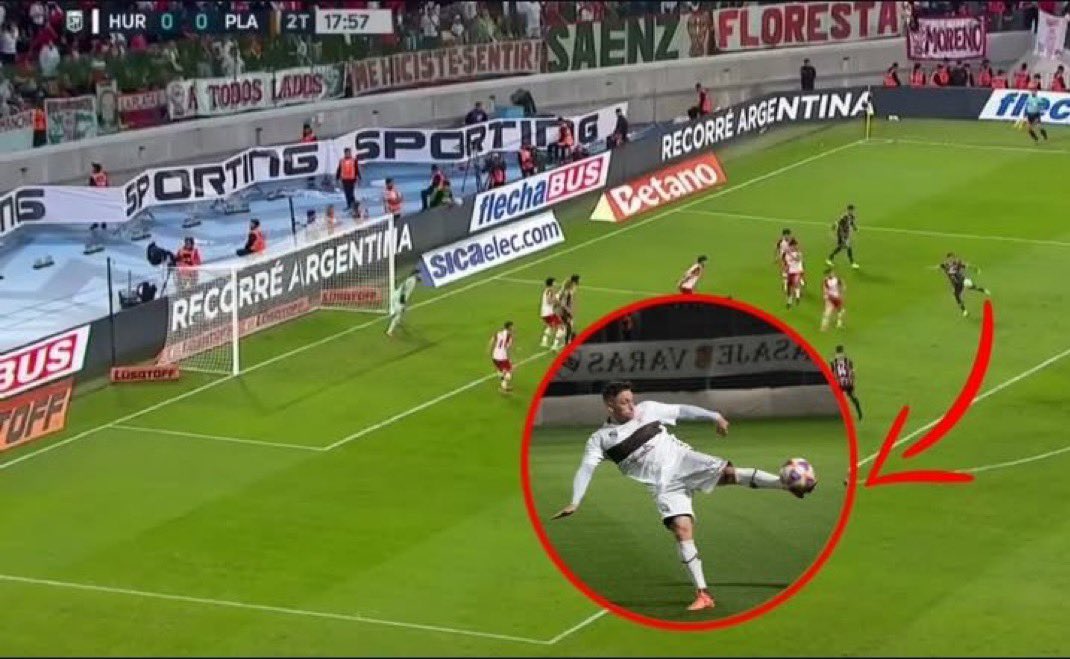 facuiriondo's tweet photo. 🔥GOLAZO DE PLATENSE EN LA FINAL!!

🚨‼️GOLAZO DE QUIEN? ES MOMO?! SE METIÓ DESDE LA TRIBUNA PARA MARCAR TREMENDO GOLAZO https://t.co/lKxlR318Rg