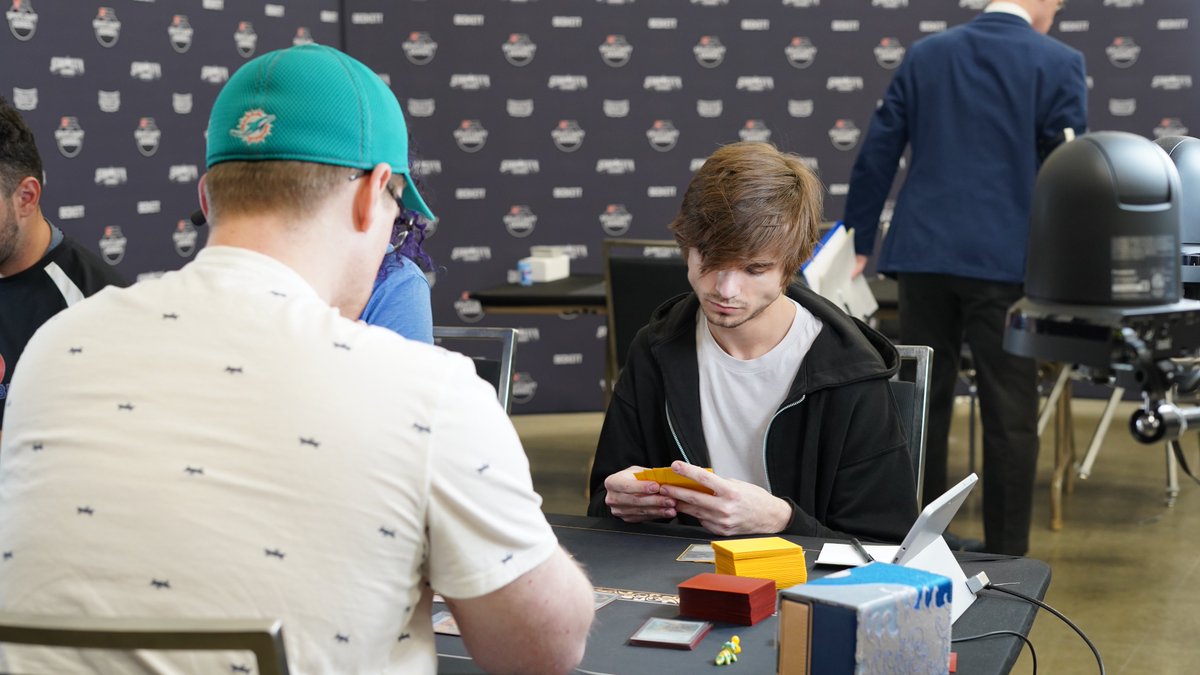 Hunter Ovington (Gruul Broodscale) advances to the finals at Magic Spotlight: Secret Lair! 📰

See all the action LIVE from #SCGINDY!

youtube.com/watch?v=6btdyg…
twitch.tv/starcitygames

#SpotlightSecretLair
