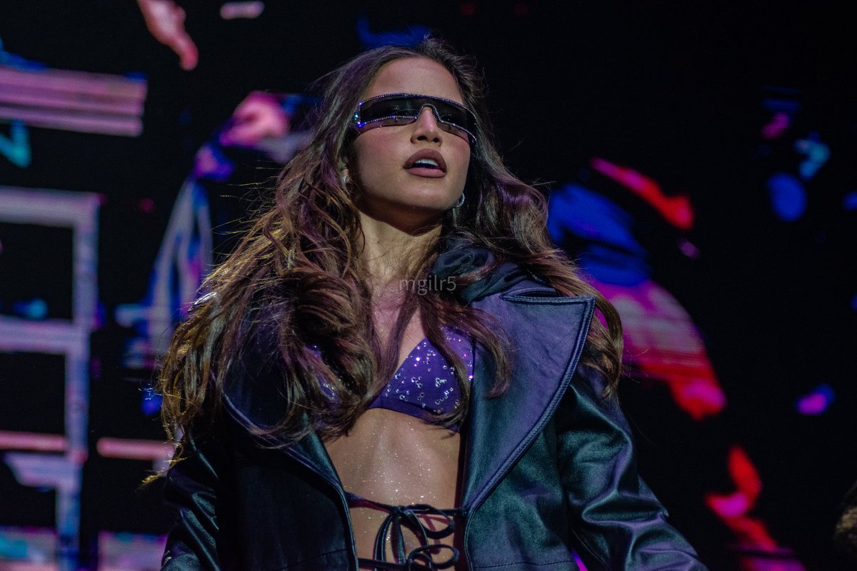 mariiagiil02_'s tweet photo. Lo que fue el show de @emimernes_ 💖 https://t.co/9CAaxbH9zS