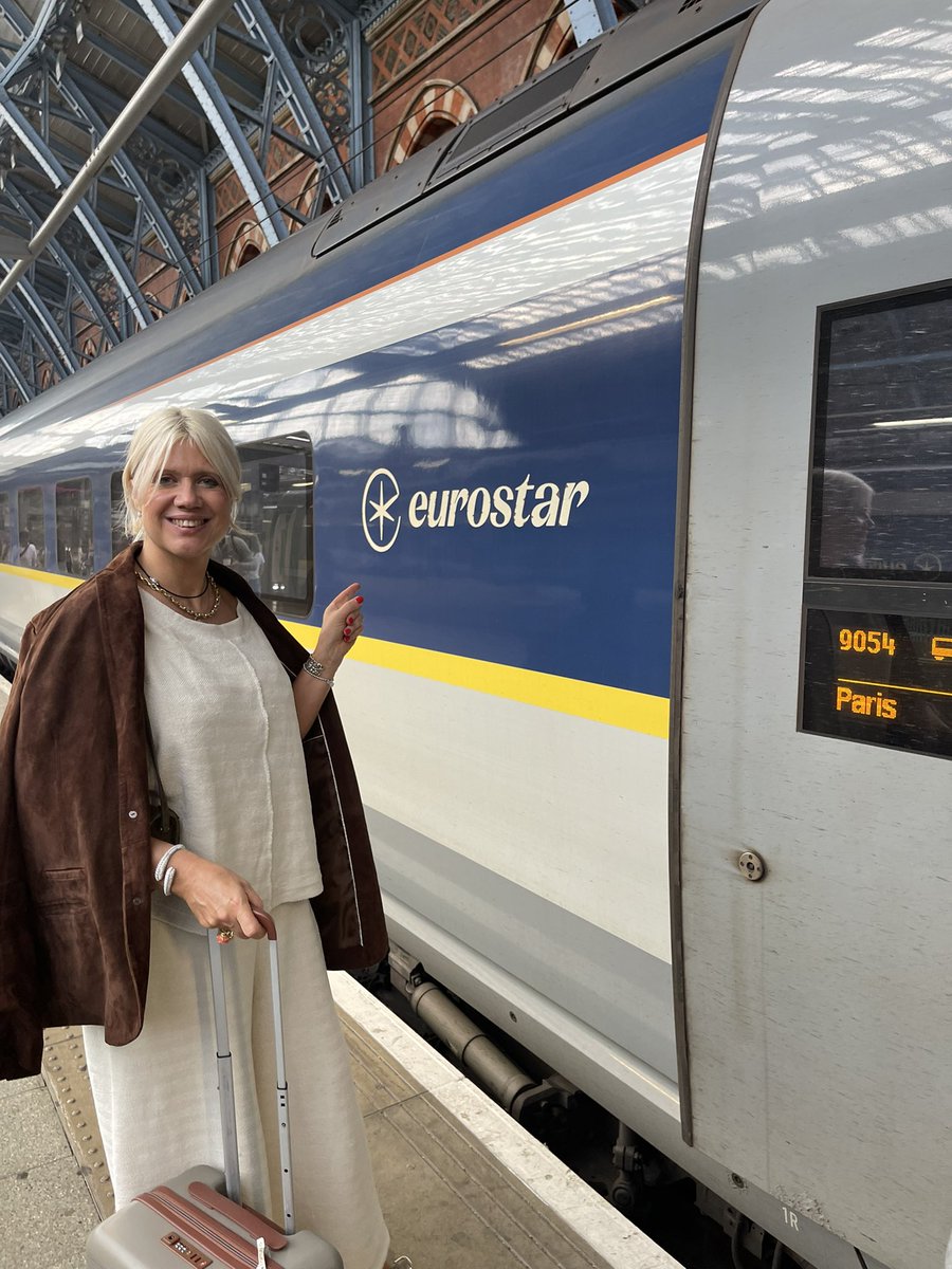 24,000 steps to The Louvre, Eiffel Tower, Galleries Lafayette and up to Montmartre then jumped on Eurostar back to Yorkshire 🤘