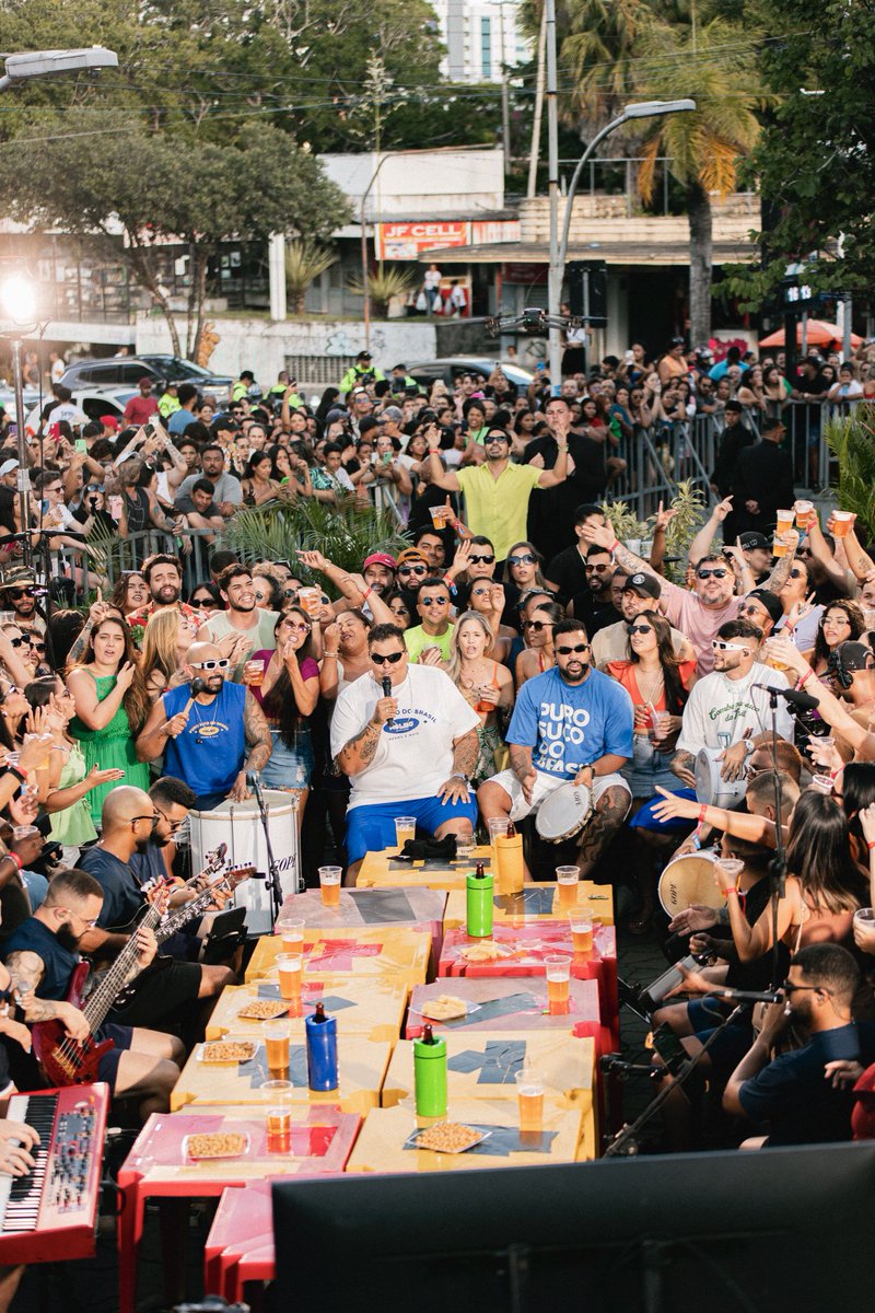 Grupo Menos é Mais tweet media