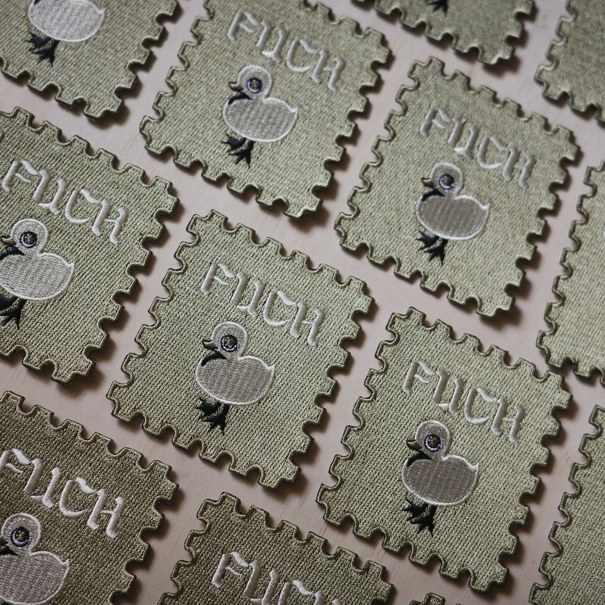 HydeAngelus's tweet image. If you want a fuck..Or to have a fuck to give 🦆
The coin pouches are limited to 15 of them, I'm out of daisies + don't have time to make more any time soon! There's a chance to receive either a 3 or 4 leaf clover on the back. :) Could be a lucky fuck
hydeangelus.bigcartel.com