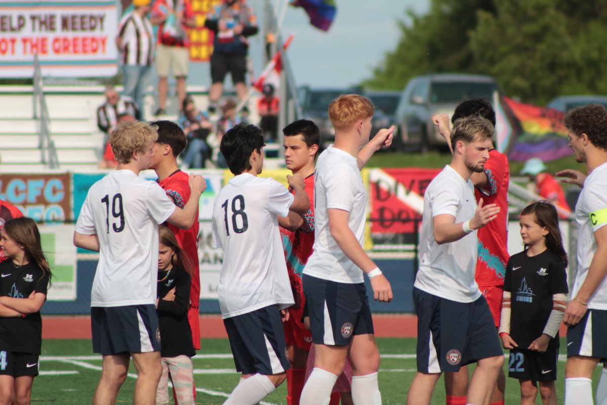 Midwest Premier League (@midwestpl) on Twitter photo π»ππ πΉπππππ ππ π»ππ π²πππ π
Scenes from last night in Lansing, where Ali Ahmadβback with the Robins this season after a year awayβdelivered the lone goal in a 1-0 win over Grand Rapids SC, keeping Lansing Common undefeated in GLK-W
πΈ: Gina Guy and Alaya Pack π»ππ πΉπππππ ππ π»ππ π²πππ π
Scenes from last night in Lansing, where Ali Ahmadβback with the Robins this season after a year awayβdelivered the lone goal in a 1-0 win over Grand Rapids SC, keeping Lansing Common undefeated in GLK-W
πΈ: Gina Guy and Alaya Pack
