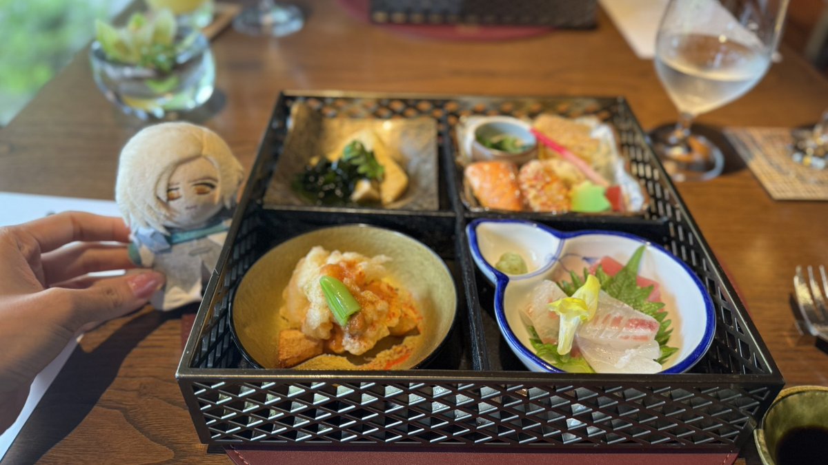 Dion is enjoying all the food 🥰