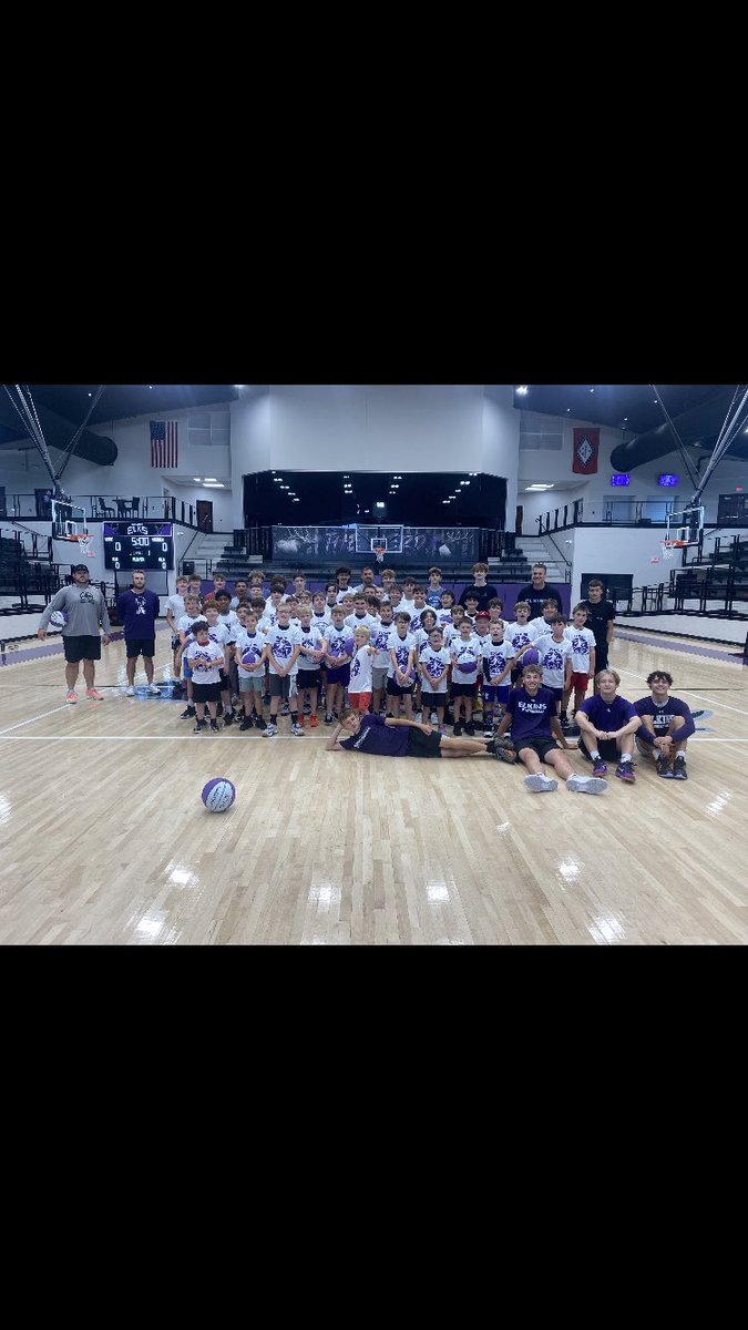 Our Youth Camp was phenomenal.
We had a great turnout and really enjoyed working with so many good young players.
The future of Elkins Basketball is very bright!
#ELKPRIDE