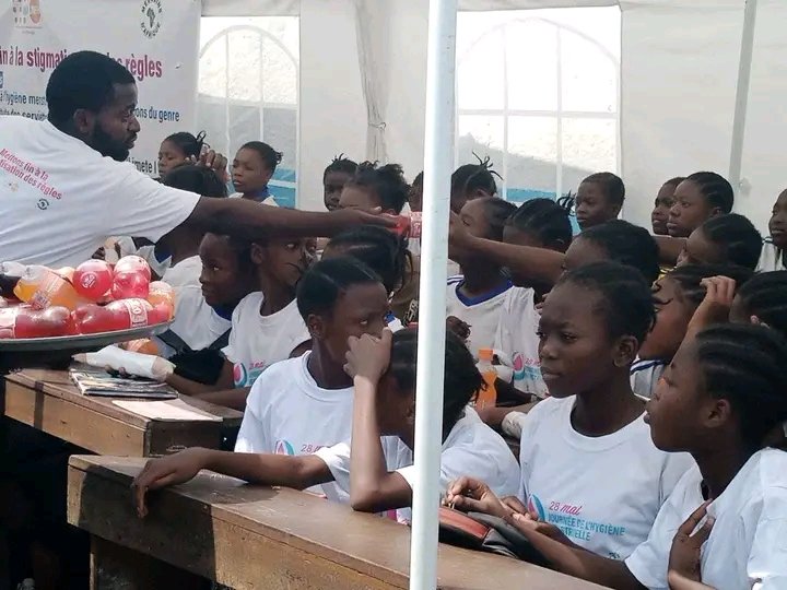 ONG ASSICAS International DRC (@assicas_k) on Twitter photo Trop de filles vivent leurs règles dans la honte.Sans serviettes hygiéniques, elles utilisent des pagnes découpés, restent chez elles, manquent l’école.
❌ Ce n’est pas normal.
🩸 Les règles ne doivent jamais priver une femme de sa dignité.
<a href="/tappingdiotima/">Noemi Dalmonte</a> <a href="/BromanAngelica/">Angelica Broman</a> Trop de filles vivent leurs règles dans la honte.Sans serviettes hygiéniques, elles utilisent des pagnes découpés, restent chez elles, manquent l’école.
❌ Ce n’est pas normal.
🩸 Les règles ne doivent jamais priver une femme de sa dignité.
<a href="/tappingdiotima/">Noemi Dalmonte</a> <a href="/BromanAngelica/">Angelica Broman</a>