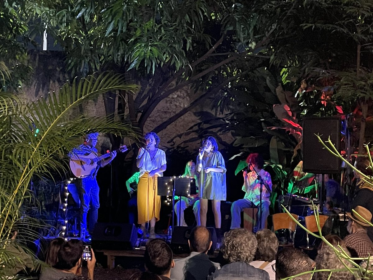 Dale_Letra's tweet image. #31Mayo presentes, junto a los compañeros de @CiudLab en la presentación de Constanza y Fernanda, amigas muy queridas del Movimiento Ciudadano @Dale_Letra. Espacios para el encuentro y el disfrute de nuestra música y tradiciones.
#SomosForoCívico