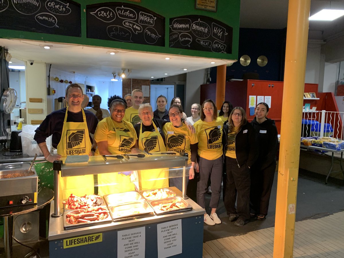 Today we had 107 of our friends calling in for breakfast making it 323 over 3 mornings where we offer food, clothing, showers and friendship, if you want to get involved with volunteering or donations please check out the link lifeshare.org.uk/get-involved/ #Manchester 🐝
