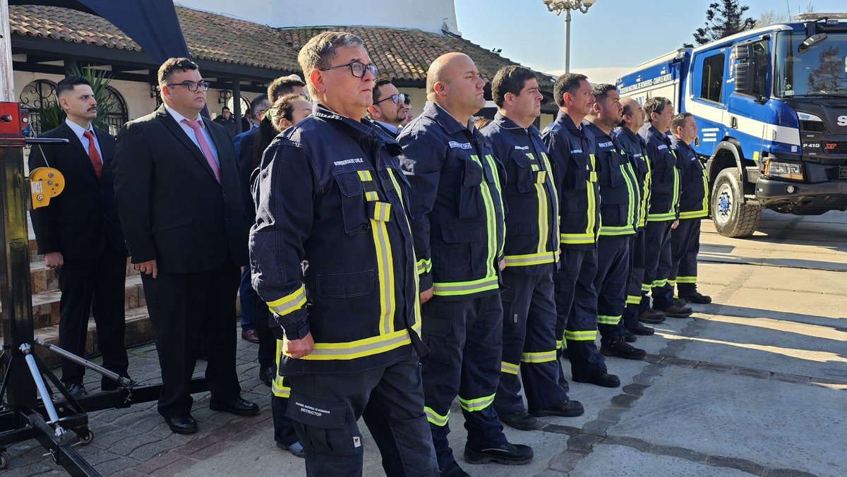 Bomberos de Chile tweet media