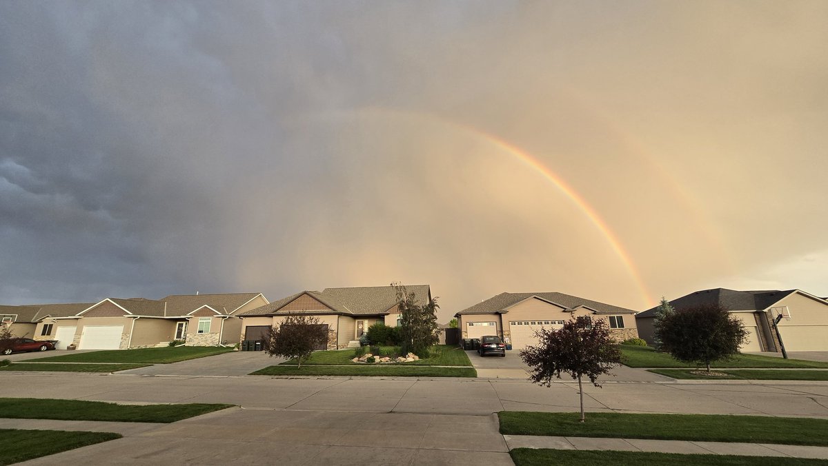 Captured this beaut last night in my driveway... fitting... 

Happy Pride Month! 

#PrideMonth