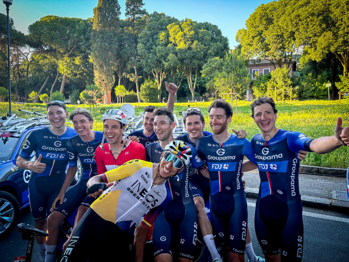 📸 / 📸 + 🇨🇴