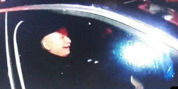 Dla mnie to zdjęcie jest kwintesencją upiorności. Potraktuj ten wpis bardzo, bardzo poważnie! Czy naprawdę chcesz oglądać ponownie uśmiech psychopaty z nieograniczoną niczym władzą, bo kto go zatrzyma?
Na wybory!