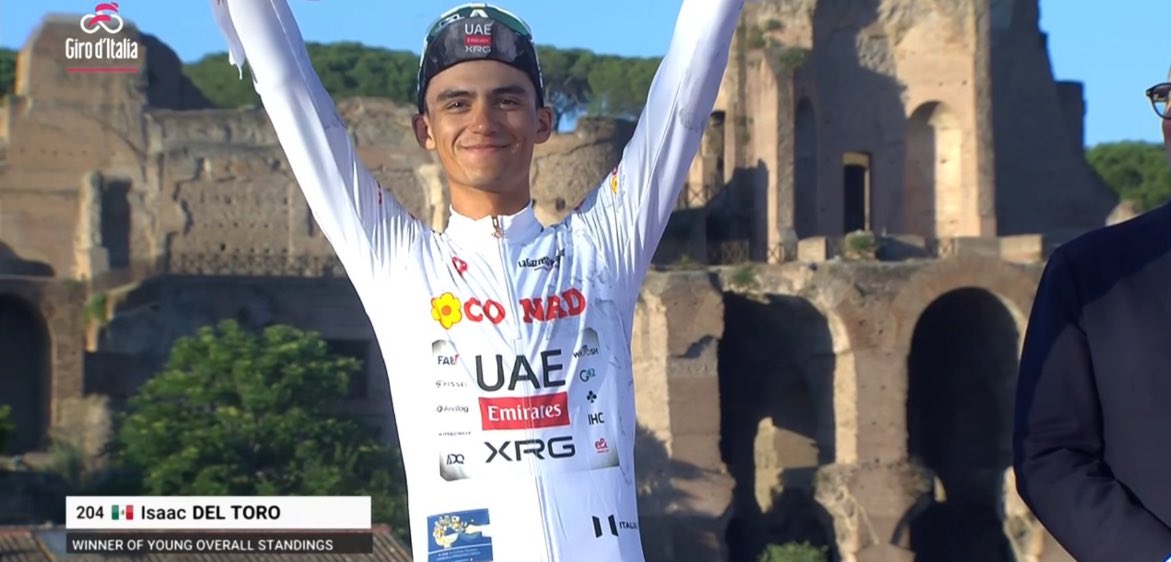 Alberto Lati (@albertolati) on Twitter photo Ha concluido un Giro de Italia mágico para <a href="/ISAACDELTOROx1/">ISAAC DEL TORO ROMERO</a> y el deporte mexicano. Con su subcampeonato se convierte en el segundo más joven de la historia en subir al podio y el menor desde el legendario Fausto Coppi en 1940.
Historia pura, aperitivo de lo que viene con este Ha concluido un Giro de Italia mágico para <a href="/ISAACDELTOROx1/">ISAAC DEL TORO ROMERO</a> y el deporte mexicano. Con su subcampeonato se convierte en el segundo más joven de la historia en subir al podio y el menor desde el legendario Fausto Coppi en 1940.
Historia pura, aperitivo de lo que viene con este