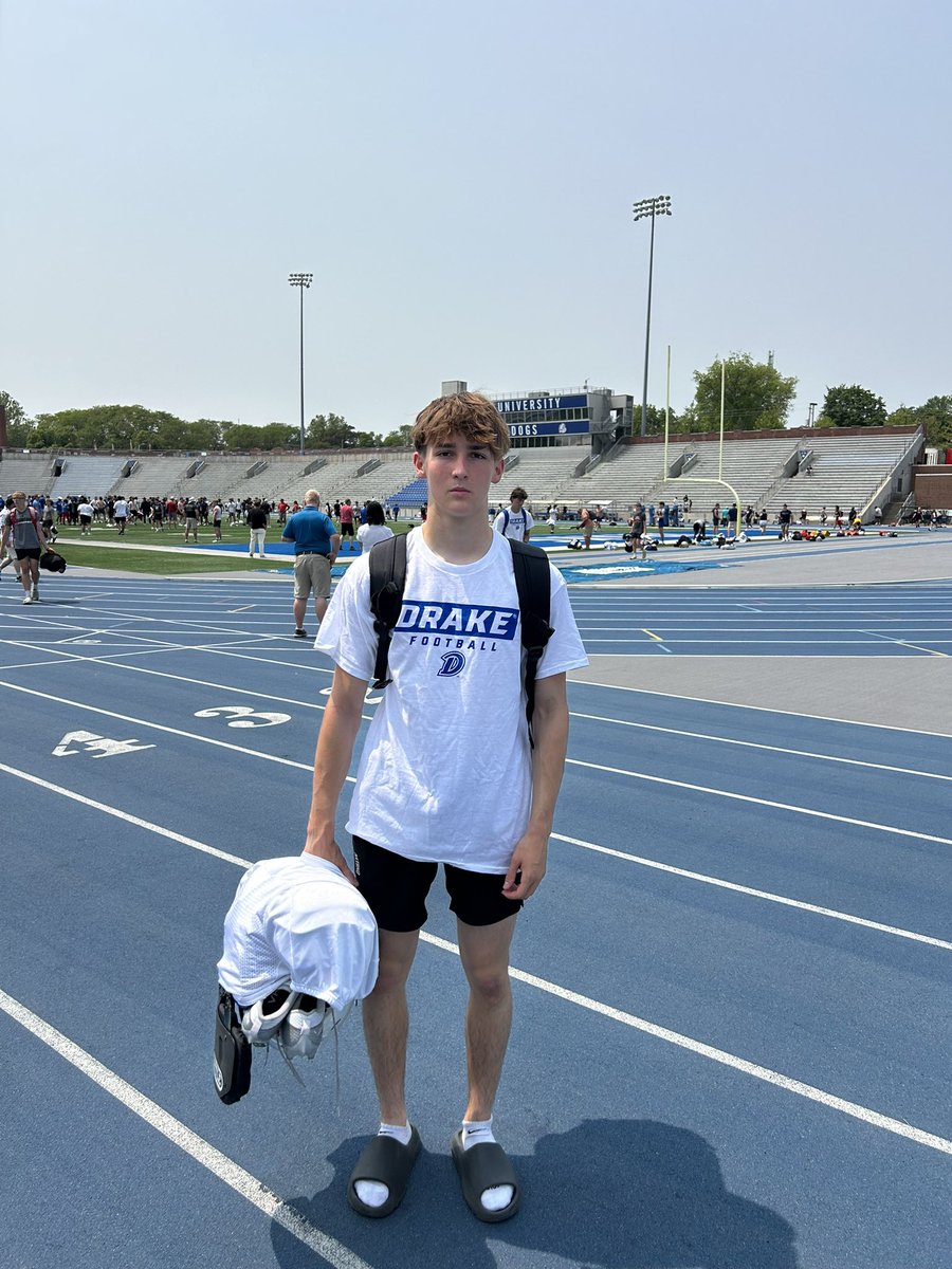had a great time at the <a href="/DrakeBulldogsFB/">Drake Football</a> camp! thank you <a href="/CoachDAdams/">Drew Adams</a> !