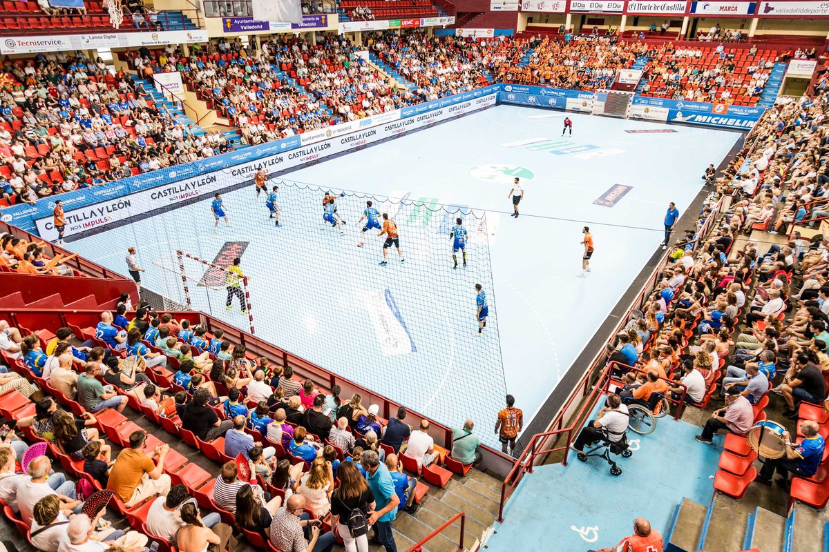 Liga Plenitude (@asobal) on Twitter photo 😱 <a href="/BMTorrelavega/">Bathco Balonmano Torrelavega</a> acaba con la condición de invicto de <a href="/atlvalladolid/">Recoletas Atlético Valladolid</a> en Huerta del Rey (28-31)
🟠 El equipo de Jacobo Cuétara aprovecha la derrota de <a href="/CDBidasoaIrun/">CD Bidasoa Irun</a> para escalar a la 3️⃣ posición con 41p y lograr billete para Europa
📸 Alejandro Nieto
#EscuelaDeTalento 😱 <a href="/BMTorrelavega/">Bathco Balonmano Torrelavega</a> acaba con la condición de invicto de <a href="/atlvalladolid/">Recoletas Atlético Valladolid</a> en Huerta del Rey (28-31)
🟠 El equipo de Jacobo Cuétara aprovecha la derrota de <a href="/CDBidasoaIrun/">CD Bidasoa Irun</a> para escalar a la 3️⃣ posición con 41p y lograr billete para Europa
📸 Alejandro Nieto
#EscuelaDeTalento