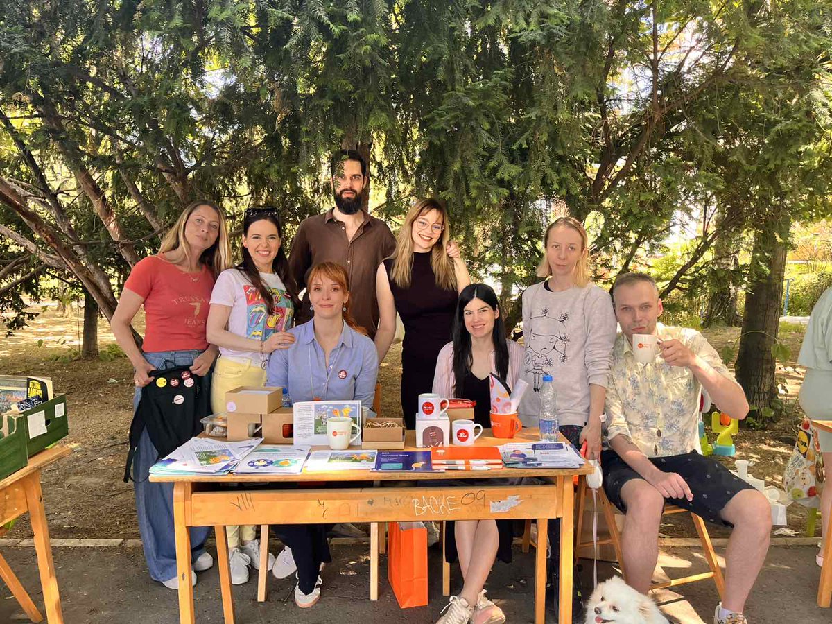 MS_Platforma's tweet image. Komšije sa Medaka su danas (od 12h do 16h) organizovale humanitarni bazar za svog komšiju, i našeg saborca Nikolu, kome su potrebna određena medicinska pomagala.

MS je nepredvidiva bolest, koja znatno može da nam oteža svakodnevicu.

Budimo solidarni! 🧡 
#multiplesclerosis