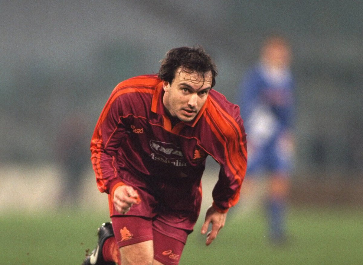 O argentino Abel Balbo foi figurinha carimbada da Serie A dos anos 1990. Hoje, completa nova idade.

Recordamos sua trajetória: calciopedia.com.br/2010/12/jogado…