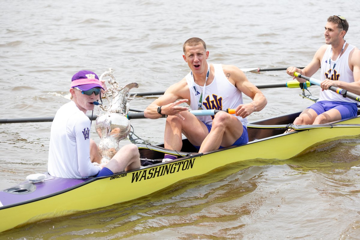 The 2025 IRA National Champions.

#RowignU x #TheBoysInTheBoat