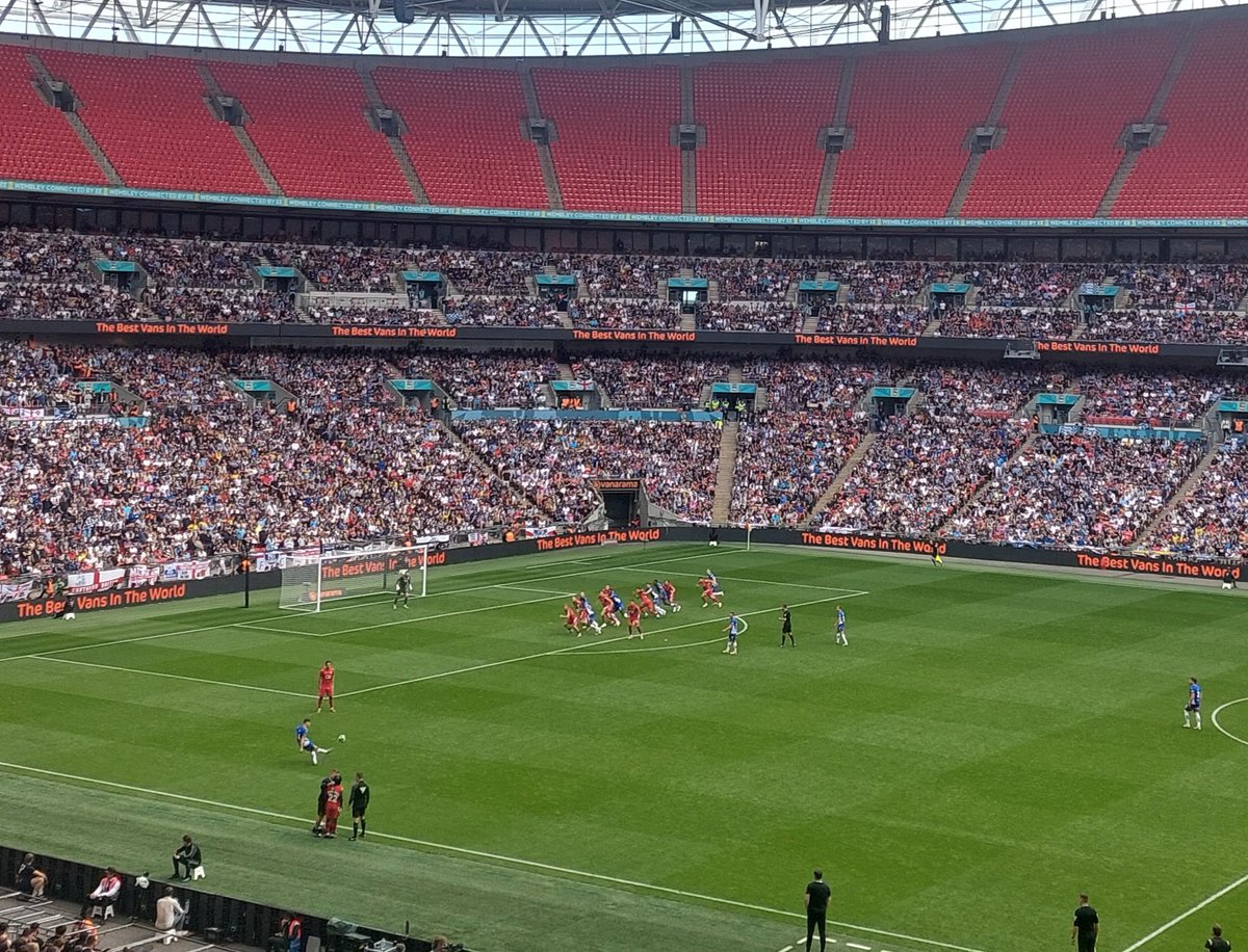 sblack83's tweet image. Match 101 of 2024/25:
🔵🔵 OLDHAM ATHLETIC 3️⃣
Garner (48 pen), Norwood (110), Harratt (112)
🔴🔴 SOUTHEND UNITED 2️⃣
Kendall (5), Parillon (91)
🏆 National League Play-Off Final
🏟 Wembley Stadium
🎟 £20 | £0
📖 £8
👥️️ 52,115
@OfficialOAFC @SUFCRootsHall @TheVanaramaNL