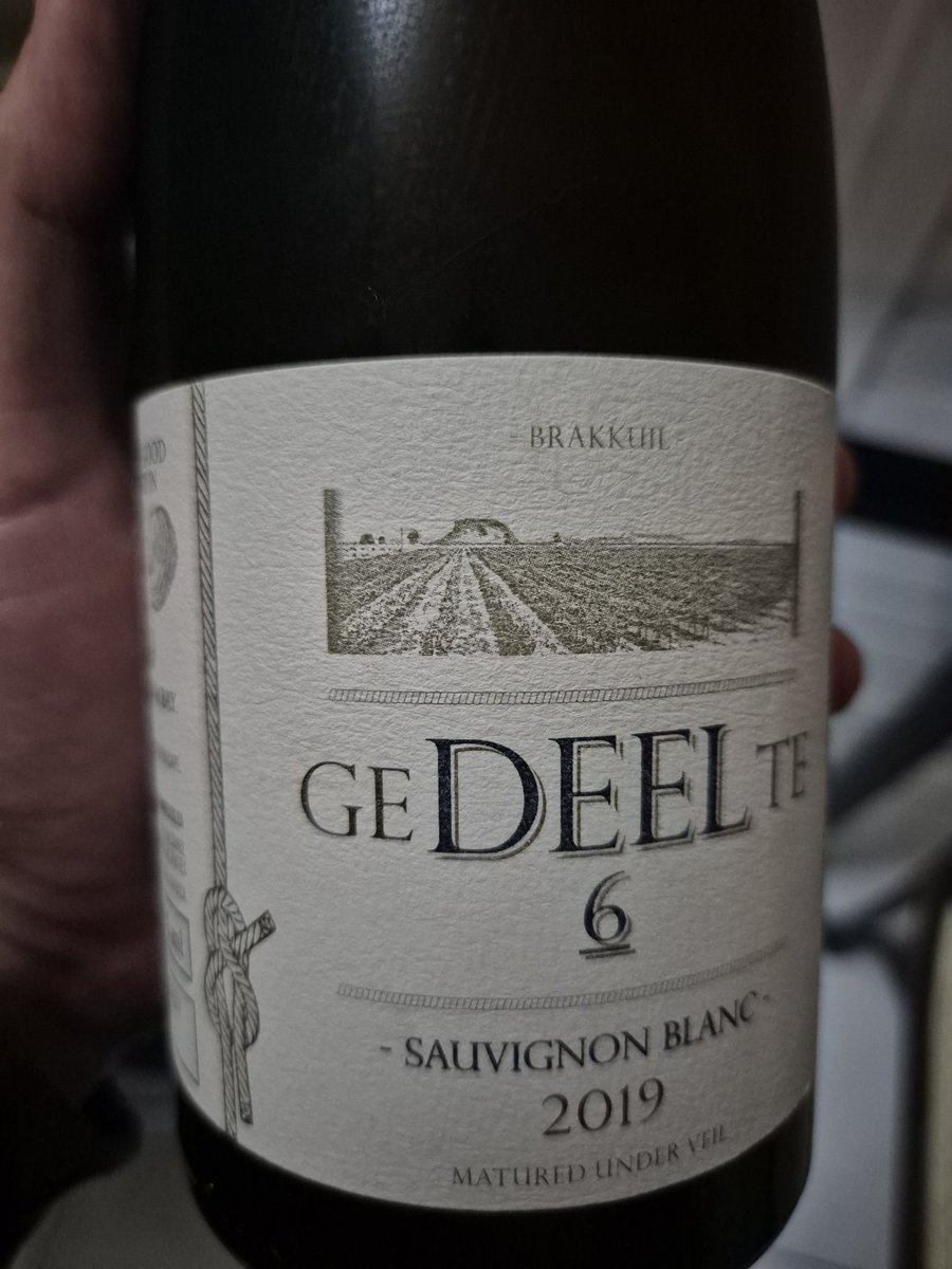 White wines Sunday with a hint of Mourvèdre 🍷