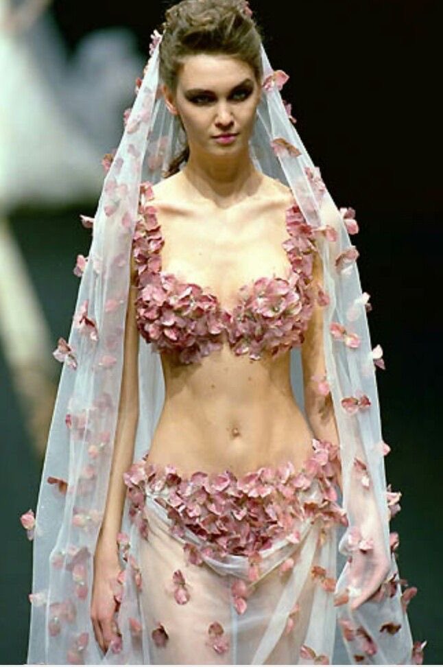 Zuhair Murad 2002
